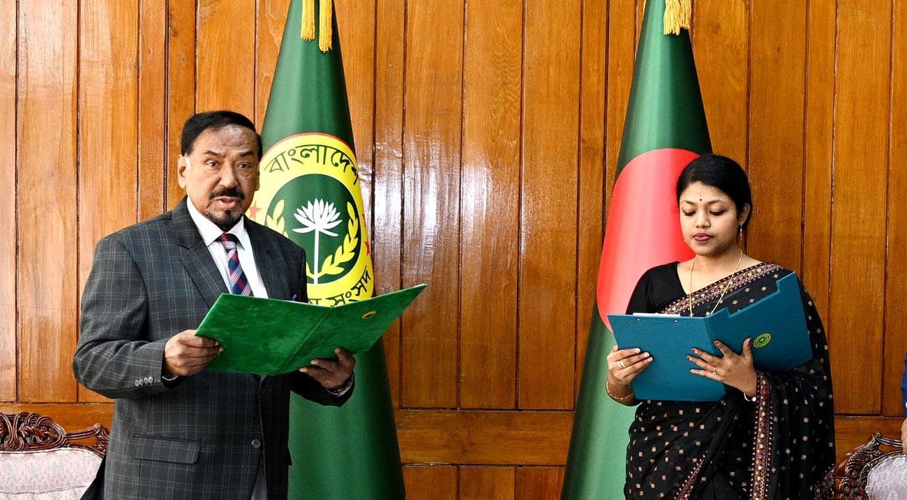 সংরক্ষিত নারী আসনে নুসরাত তাবাসসুম জ্যোতির শপথ